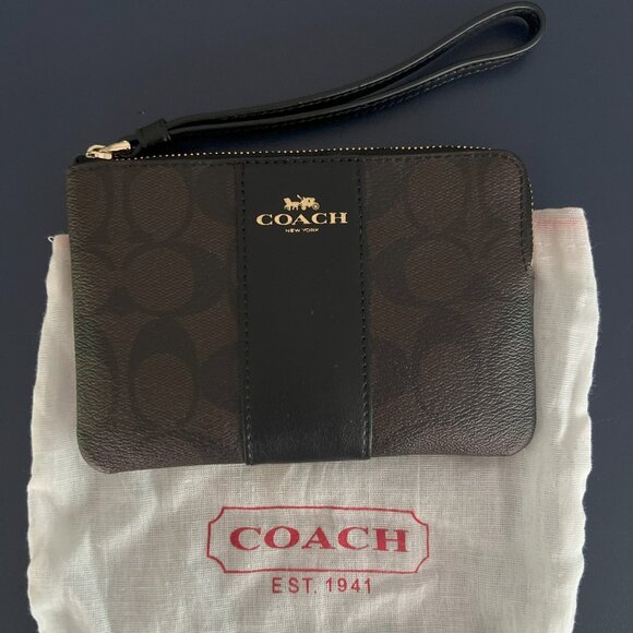 NWOT! Coach Chocolate Brown pvc small wristlet - Picture 2 of 3